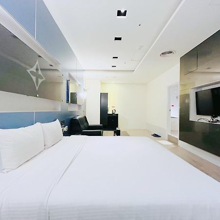 Walker Hotel - Sanchong 台北市 エクステリア 写真